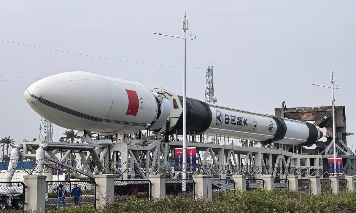 A carrier transports a Long March-12 rocket to the launch pad at the Wenchang Commercial Space Launch Site in South China's Hainan Province on December 8, 2025. Photo: VCG