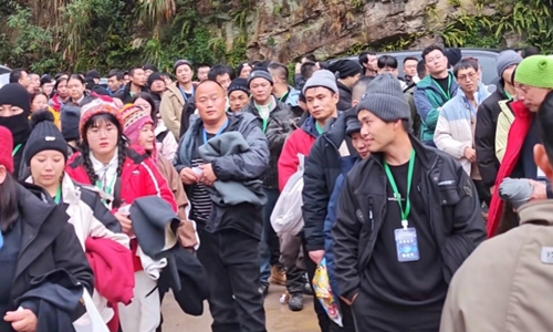 The opening inspection of the wilderness survival event in Rongjiang Photo: screen of nfnews.com