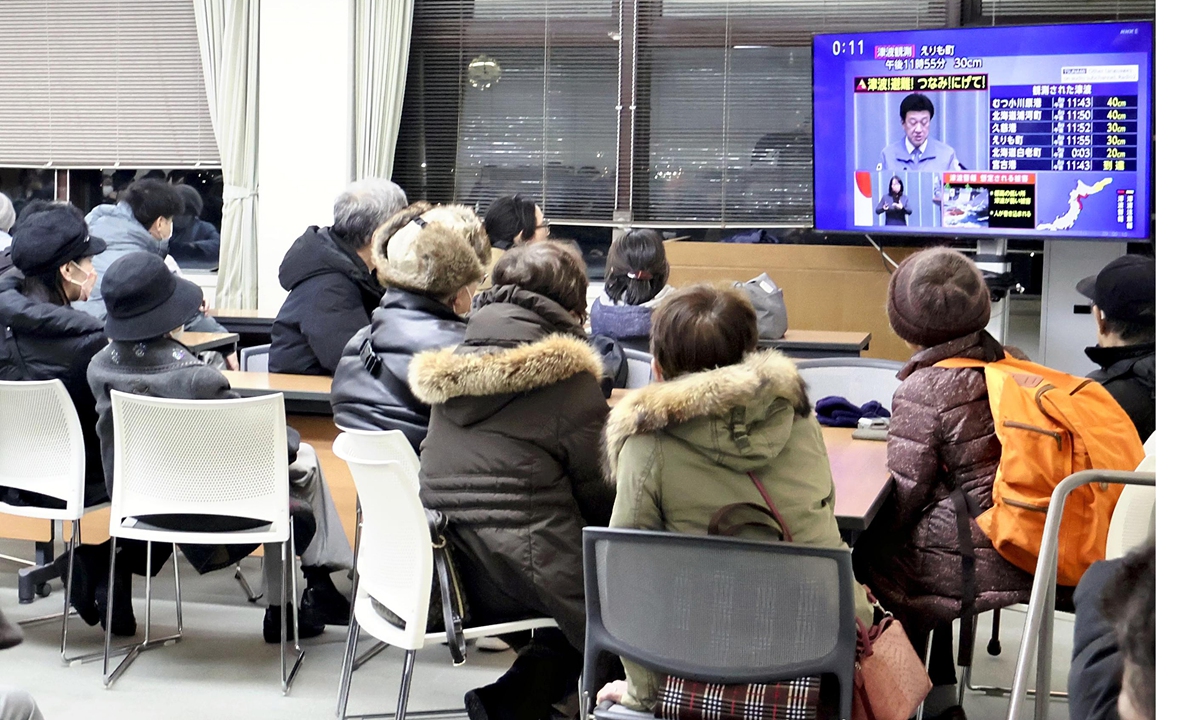 Residents gather at an evacuation space in Hakodate City, Hokkaido Prefecture, Japan on December 9, 2025. A magnitude 7.5 earthquake hit at 11:15 pm the previous evening off the east coast of Aomori Prefecture. A tsunami warning was issued for northeastern coastal areas, which was later withdrawn, although 30 people were injured due to the powerful quake. Photo: VCG