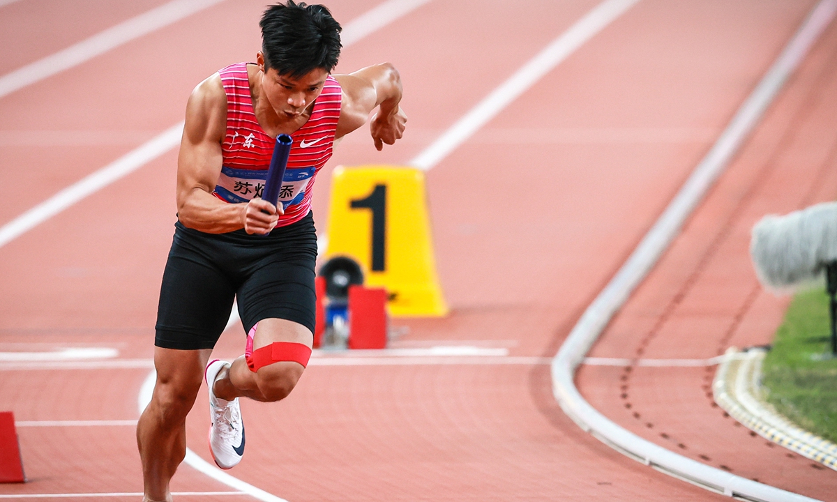 On November 20, 2025, representing his home province Guangdong, Su ran the first leg of the men's 4x100 m relay. Photo: VCG