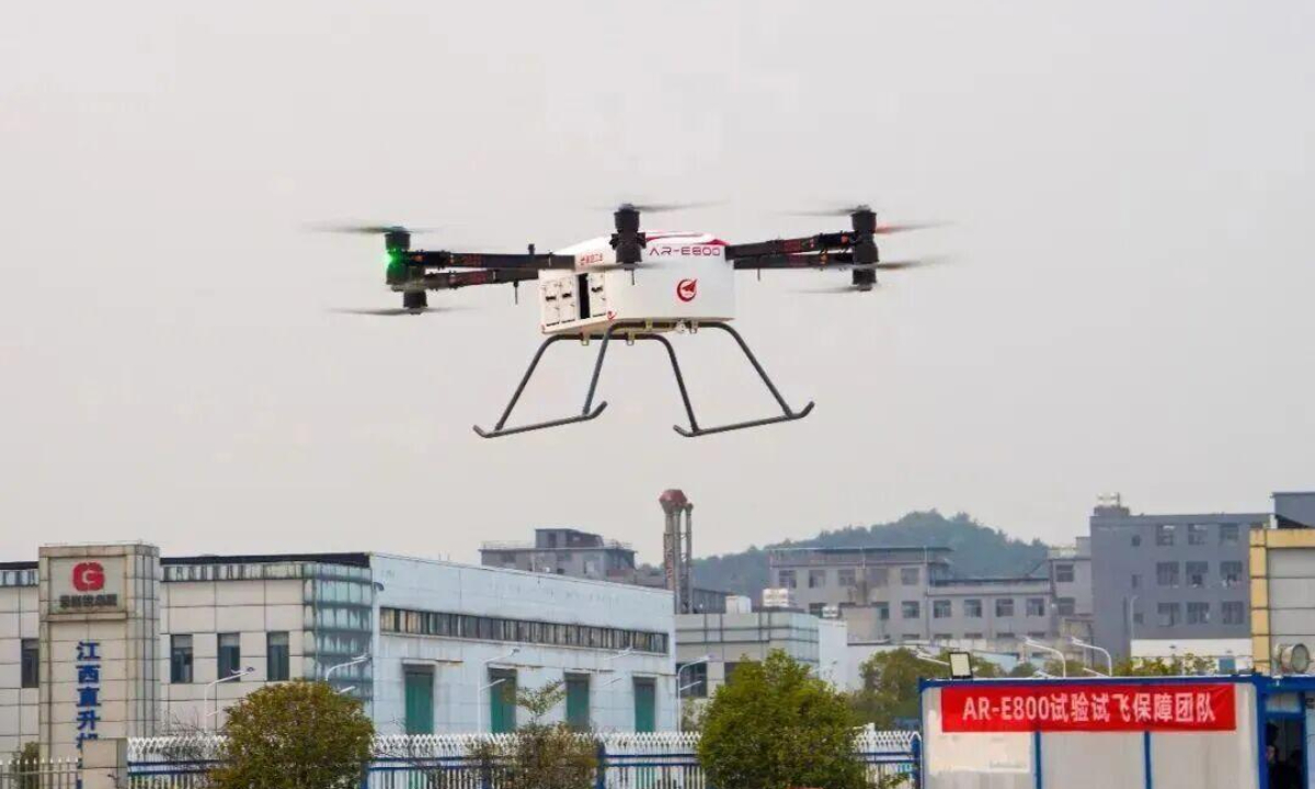 China’s first domestically developed 800kg-class heavy-lift electric vertical takeoff and landing (eVTOL) AR-E800 successfully completed its maiden flight in Jingdezhen city, East China’s Jiangxi Province, on December 10, 2025. Photo: Screenshot from WeChat account of the Science and Technology Daily