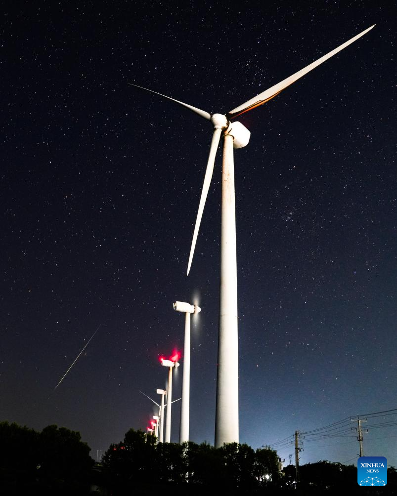 This photo taken on Dec. 15, 2025 shows the Geminid meteor shower in the sky over Puttalam, Sri Lanka. (Photo by Thilina Kaluthotage/Xinhua)