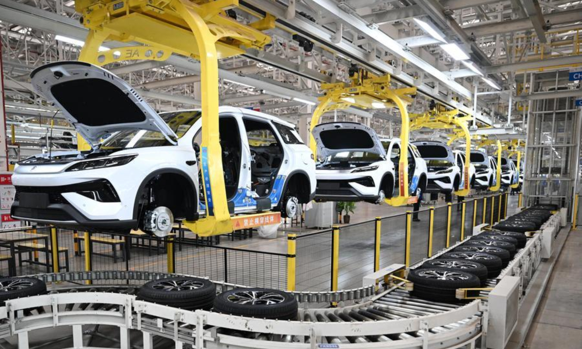 This photo taken on Nov. 3, 2025 shows a new energy vehicle (NEV) assembly line of BYD, China's leading NEV manufacturer, at the plant of BYD in Zhengzhou, central China's Henan Province.  (Xinhua/Li Jianan)