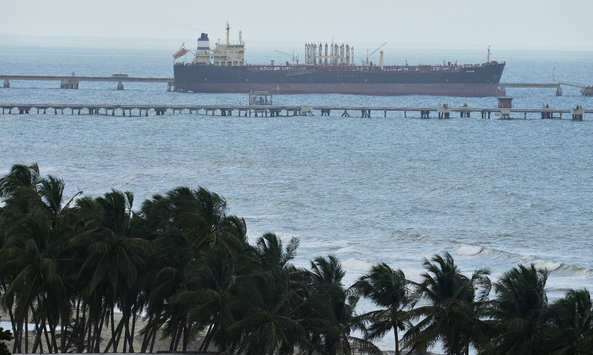 Oil tanker <em>Evana</em> is docked at El Palito port in Puerto Cabello, Venezuela, on local time December 21, 2025. Venezuelan government has denounced the US seizure of another oil tanker amid escalation of bilateral row, media reported. Photo: VCG
