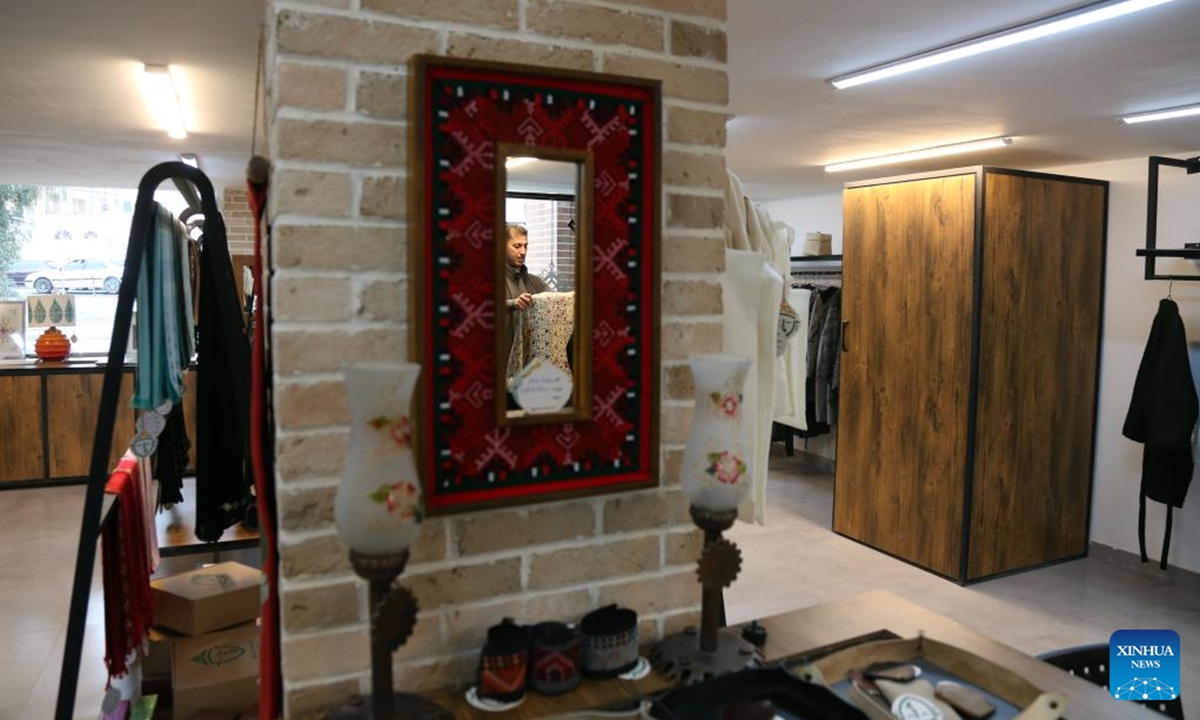 This photo taken on Dec. 18, 2025 shows a view of a traditional handicraft shop in Zahedan, capital of Sistan and Baluchestan province, Iran. Bordering Pakistan and Afghanistan, Sistan and Baluchestan province is located in southeastern Iran. (Xinhua/Shadati)