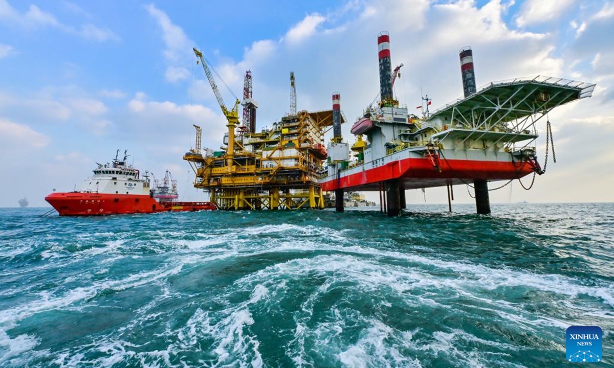 This photo taken on Dec. 21, 2025 shows the offshore oil and gas platforms in Bohai Oilfield. China's largest offshore oilfield, the Bohai Oilfield, has produced over 40 million tonnes of oil equivalent in 2025, setting a historical record, the China National Offshore Oil Corporation (CNOOC) announced Sunday. The Bohai Oilfield, which currently operates more than 60 producing oil and gas fields, has yielded a cumulative crude oil output exceeding 600 million tonnes. Over the past five years, its oil and gas production has grown by 5 percent annually, according to CNOOC. (Photo by Du Penghui/Xinhua)