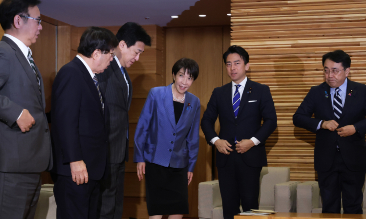 Japanese Prime Minister Sanae Takaichi (center) and other ministers attend the cabinet meeting at the Prime Minister's Office in Tokyo, Japan, on December 23, 2025. Photo: VCG