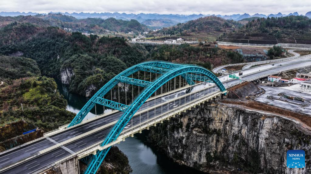 An aerial drone photo shows the Jiaqing grand bridge along the Guiyang-Pingtang Expressway in southwest China's Guizhou Province, Dec. 24, 2025. The Guiyang-Pingtang Expressway has successfully passed the acceptance inspection on Wednesday and is set to open for operation soon.

The expressway starts from Yangchang Town in Wudang District of Guiyang City, and ends at Yunyang Pass in Pingtang County of Qiannan Bouyei and Miao Autonomous Prefecture. The project covers a total length of 174.018 kilometers with a designed speed of 100 kilometers per hour. (Xinhua/Tao Liang)