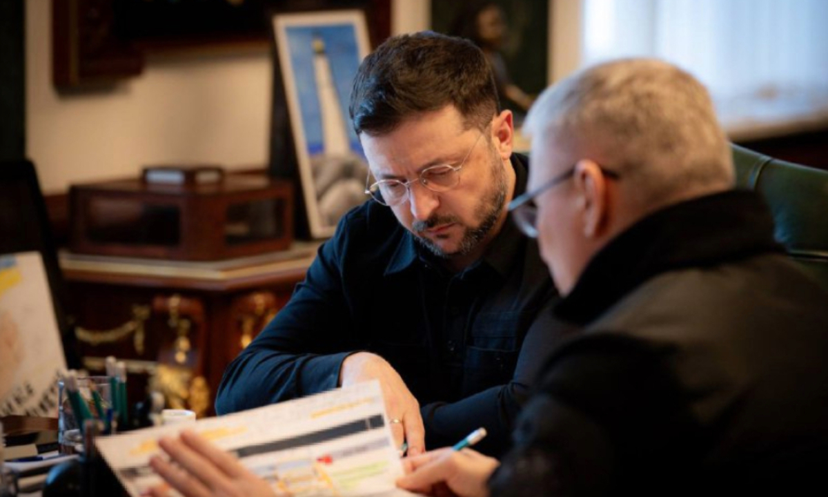 Ukraine President Volodymyr Zelensky had a briefing by Oleh Ivashchenko, head of Ukraine’s Foreign Intelligence Service. Photo: Screenshot of Zelensky’s Telegram post