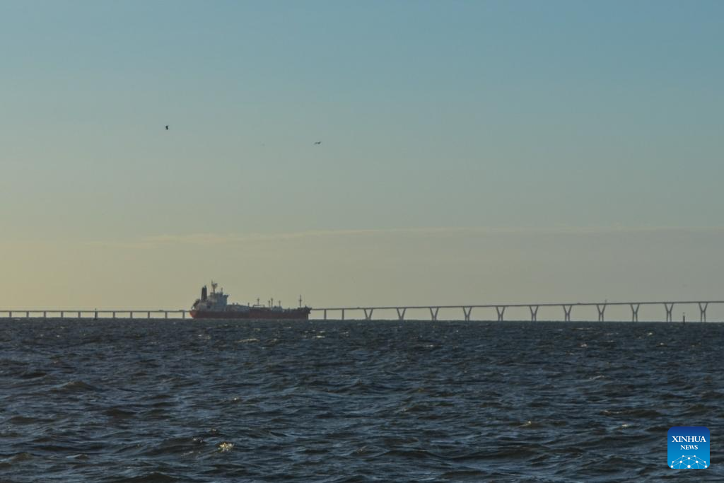 Photo taken on Dec. 23, 2025 shows an oil tanker sailing on Lake Maracaibo, in the state of Zulia, Venezuela. (Str/Xinhua)