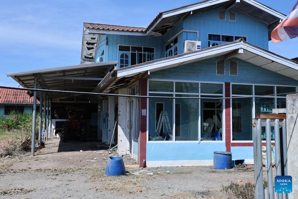 This photo taken on Dec. 29, 2025 shows a damaged house in Sa Kaew province near the Thailand-Cambodia border in Thailand. Thailand and Cambodia signed a joint statement on Saturday to agree on a ceasefire from 12:00 p.m. local time.

The statement was inked by Thai Defense Minister Natthapon Nakpanich and Cambodian Deputy Prime Minister and Defense Minister Tea Seiha during the third Special General Border Committee (GBC) meeting, which was held on the Thai side of the border in Chanthaburi province. (Xinhua/Sun Weitong)