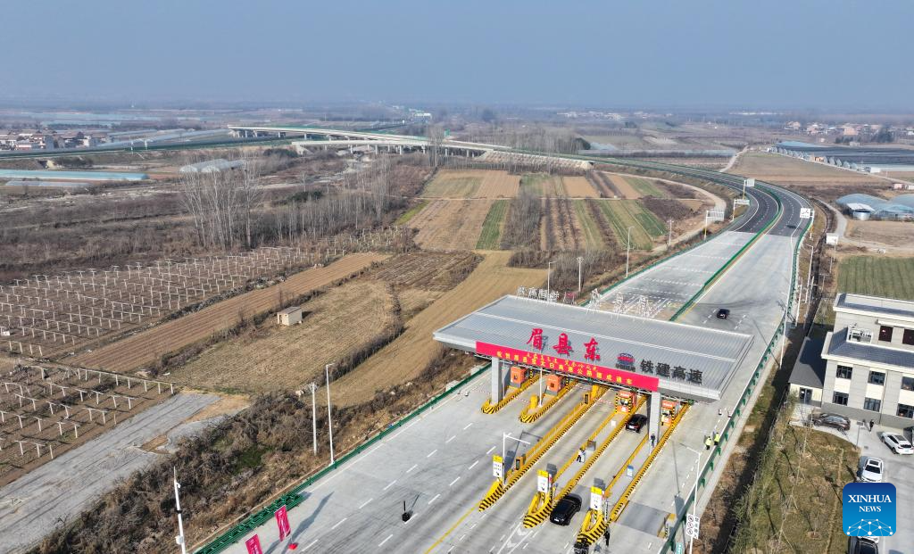 This aerial drone photo taken on Dec. 29, 2025 shows a section of the expressway linking Meixian County and Taibai County in northwest China's Shaanxi Province. The 75-km-long expressway linking Meixian County and Taibai County in Shaanxi started operation on Monday. (Xinhua/Zhang Bowen)
