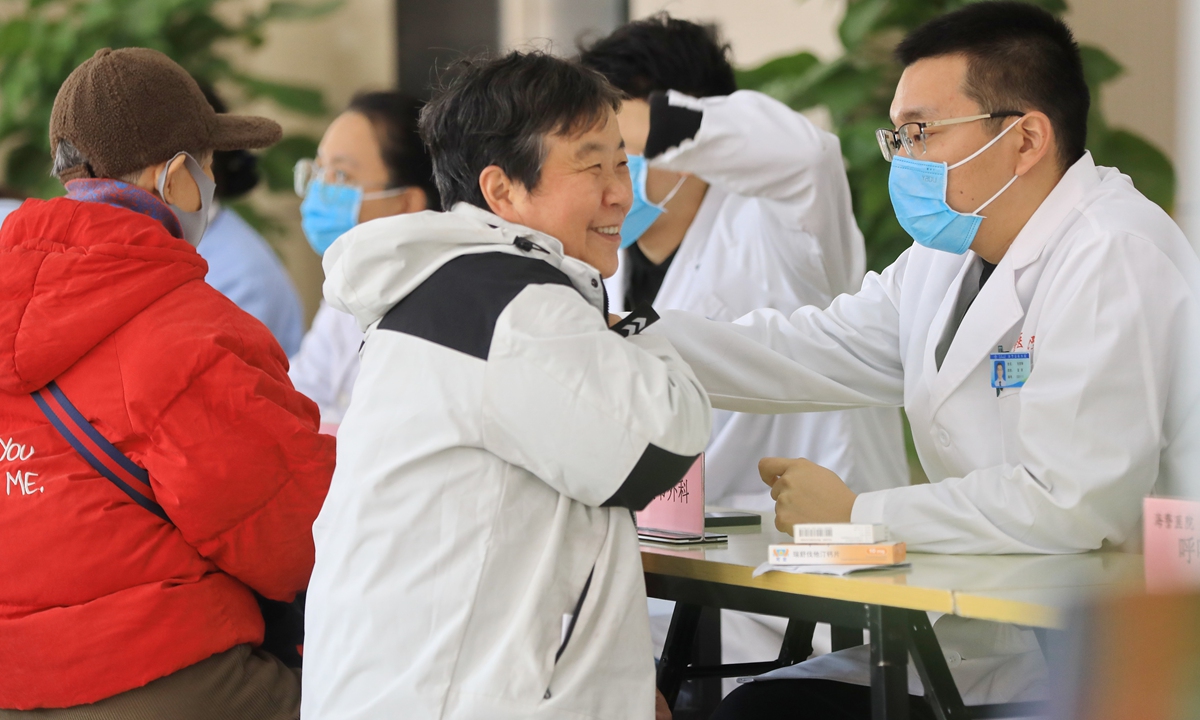 Medical staff from a hospital in Jiaxing, East China's Zhejiang Province, provide free medical consultations for local residents on December 25, 2025. Photo: VCG