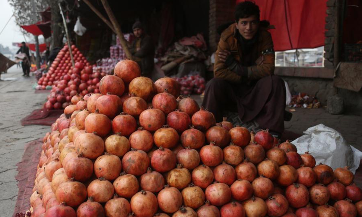 Pomegranates for sale are pictured in Kabul, Afghanistan, on Dec. 28, 2025. (Photo by Saifurahman Safi/Xinhua)

