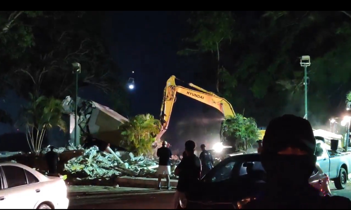 Demolition of the monument commemorating the 150th anniversary of the arrival of Chinese people in Panama on December 27, 2025 local time. Photo: screenshot of video uploaded by Chinese Ambassador to Panama Xu Xueyuan