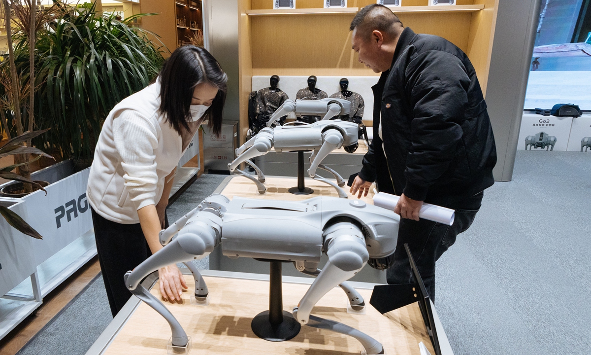 Unitree's first nationwide physical experience store, jointly operated with JD.com, begins trial operations on December 30, 2025 ahead of its official opening on December 31 at JD Mall (Shuangjing) in Beijing. Photo: Li Hao/GT