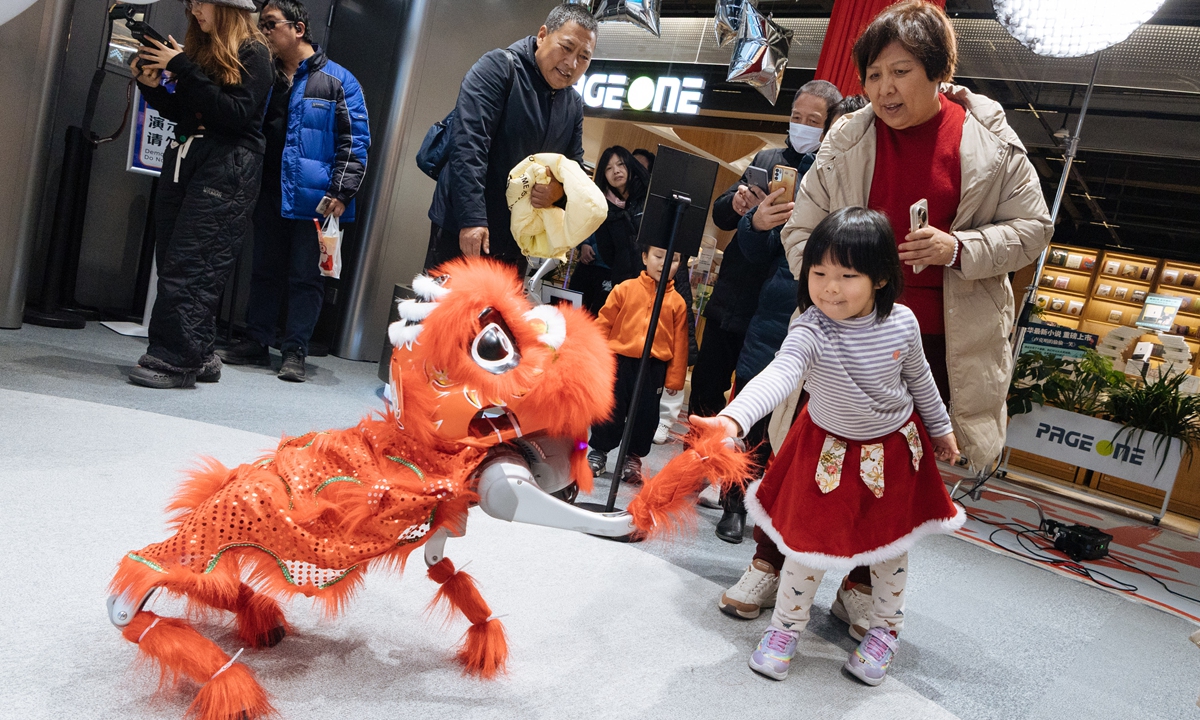 Unitree's first nationwide physical experience store, jointly operated with JD.com, begins trial operations on December 30, 2025 ahead of its official opening on December 31 at JD Mall (Shuangjing) in Beijing. Photos: Li Hao/GT
