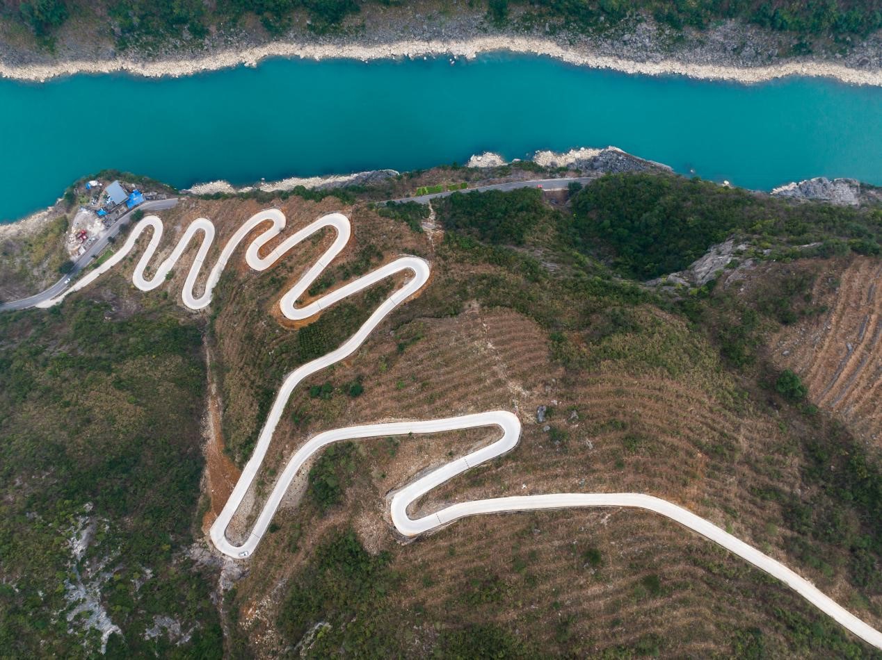 The Yunnan-Myanmar Road along the Wujiang River, Yunnan Province Photo: VCG