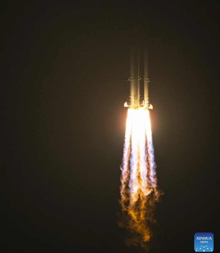 A Long March-7A carrier rocket carrying the Shijian-29A and Shijian-29B satellites blasts off from the Wenchang Space Launch Site in south China's Hainan Province, Dec. 31, 2025. Launched at 6:40 a.m. (Beijing Time), the satellites have entered the preset orbit successfully. (Xinhua/Pu Xiaoxu)