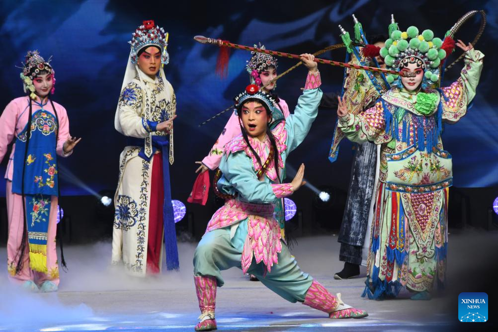 Actors perform at a New Year opera gala held in Xi'an, northwest China's Shaanxi Province, Jan. 1, 2026. People across China celebrate the arrival of 2026 with a wide range of festivities on Thursday, the first day of the year. (Xinhua/Chen Gang)