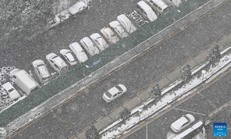 This photo taken on Jan. 1, 2026 shows the view of a street in snow in Istanbul, Türkiye. (Xinhua/Liu Lei)