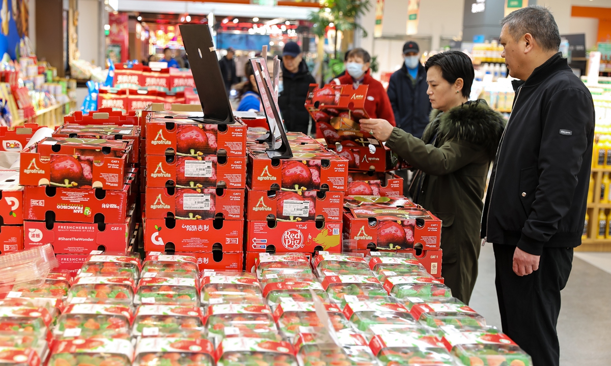 Growing cherry imports highlight closer China-Latin America trade ties