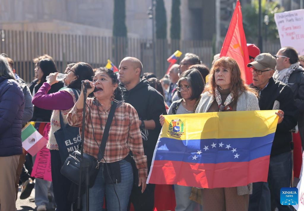 People protest outside the U.S. Embassy in Mexico City, capital of Mexico, on Jan. 3, 2026. (Photo: Xinhua)