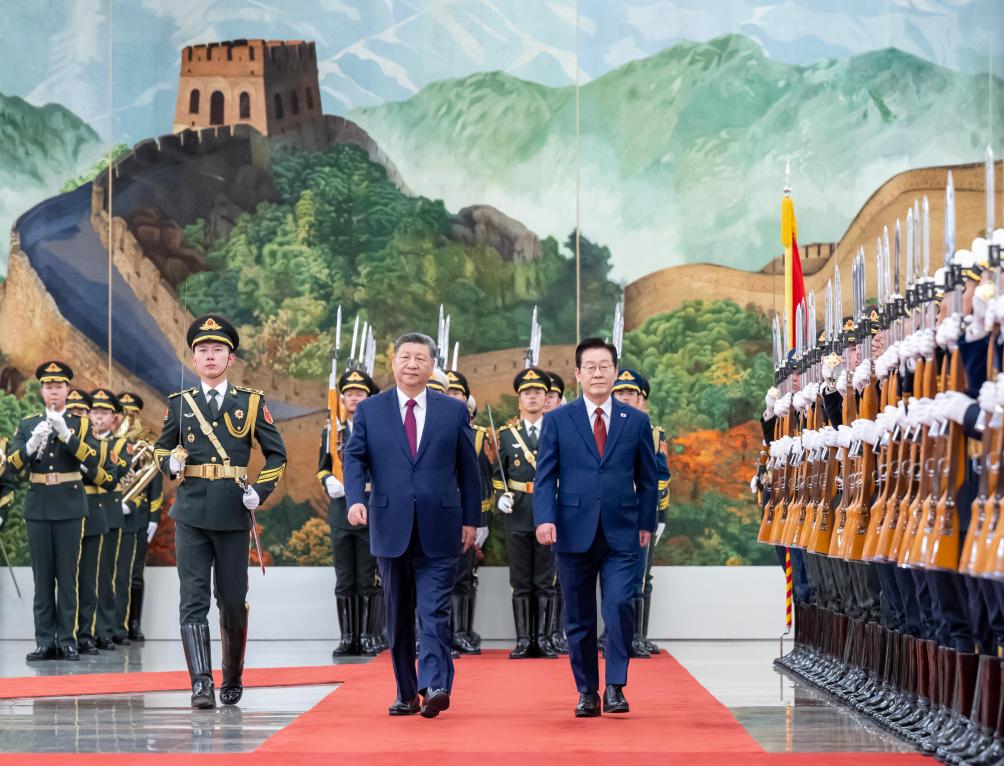 Chinese President Xi Jinping holds a welcome ceremony for President of the Republic of Korea (ROK) Lee Jae Myung in the Northern Hall of the Great Hall of the People prior to their talks in Beijing, capital of China, Jan. 5, 2026. Xi held talks with Lee, who is on a state visit to China, at the Great Hall of the People in Beijing on Monday. (Photo: Xinhua)