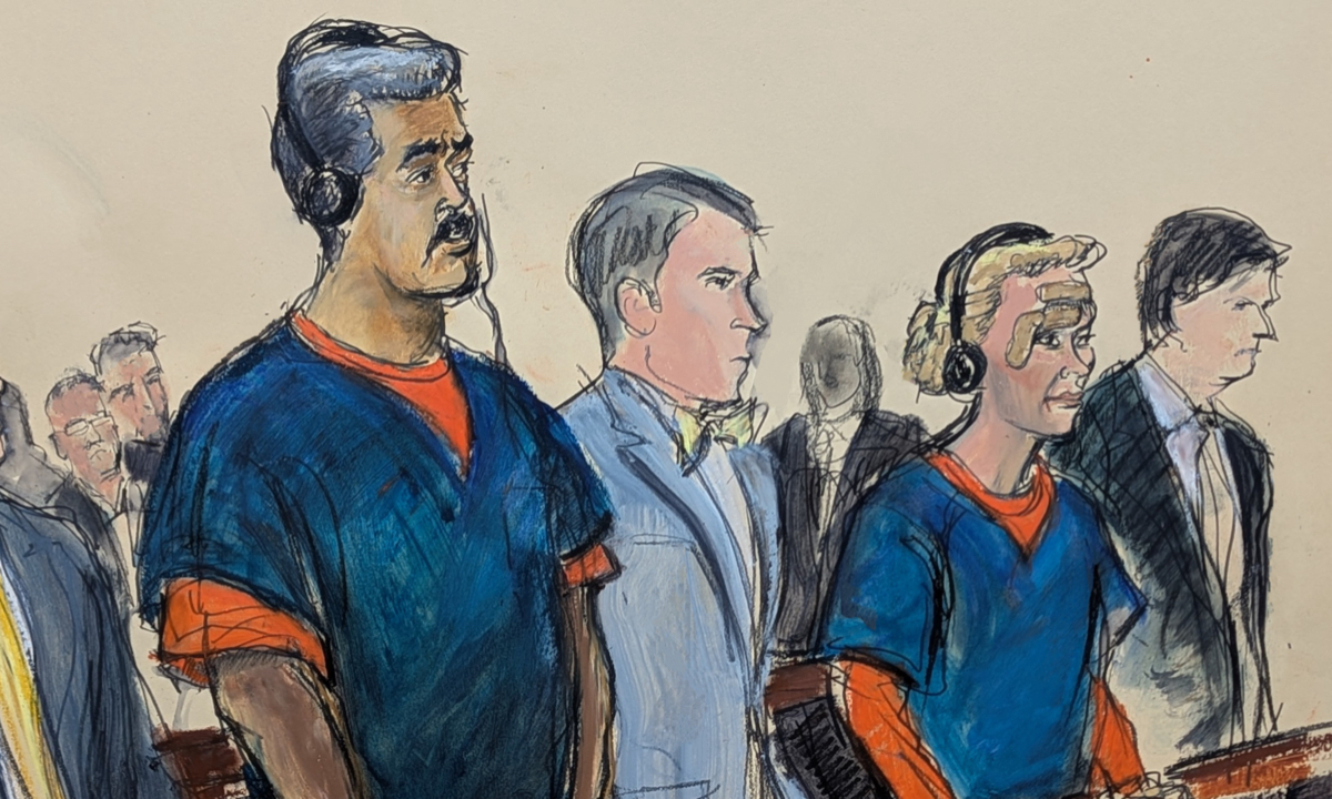 This courtroom sketch shows Venezuelan President Nicolas Maduro, left, and his wife, Cilia Flores, second from right, appear in Manhattan federal court with their defense attorneys Mark Donnelly, second from left, and Andres Sanchez, Monday, Jan. 5, 2026, in New York. Photo: VCG