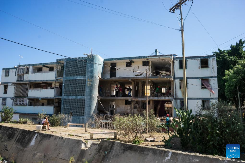 Photo taken on Jan. 5, 2026 shows a building damaged by a U.S. airstrike in the Soublette neighborhood of Catia La Mar, Venezuela. (Str/Xinhua)