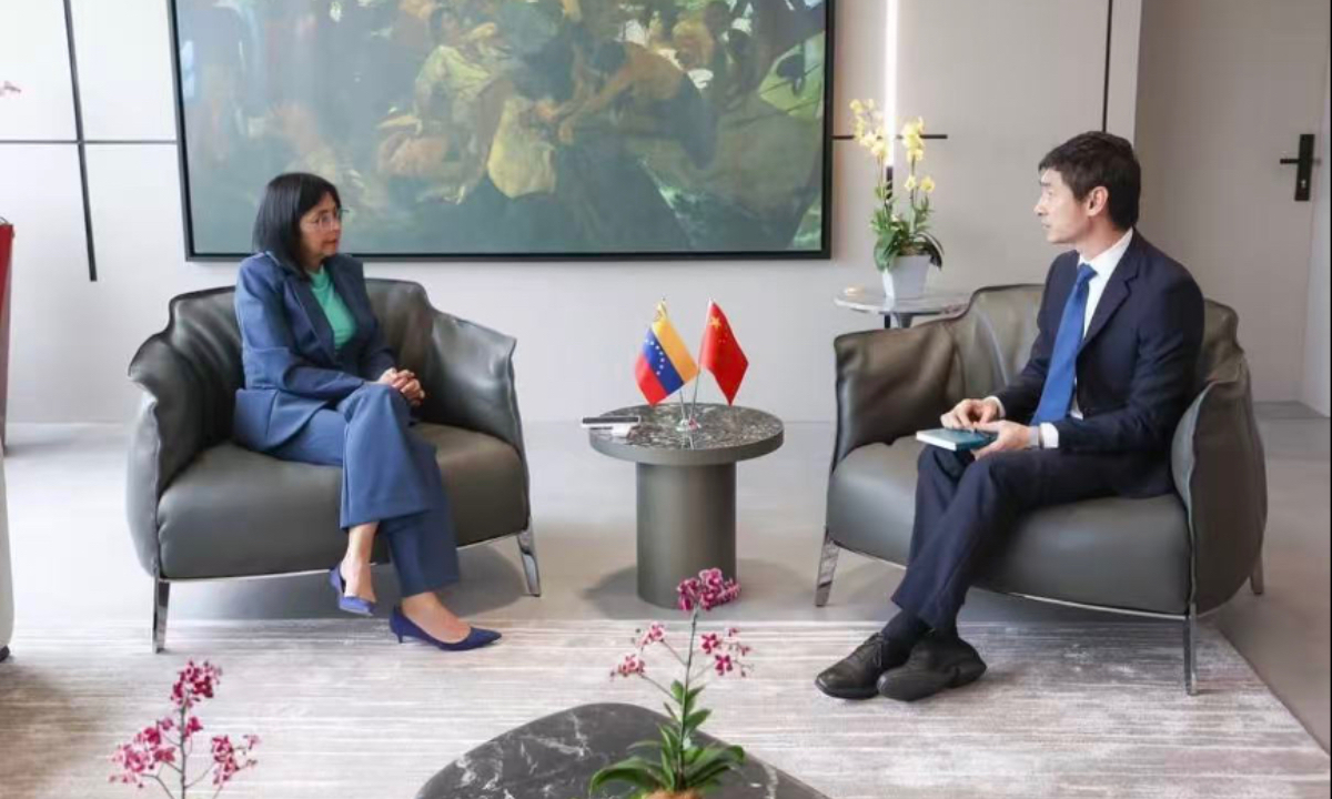 Venezuela's acting president meets Chinese ambassador; Venezuelan FM thanks China on social media for 2nd straight day