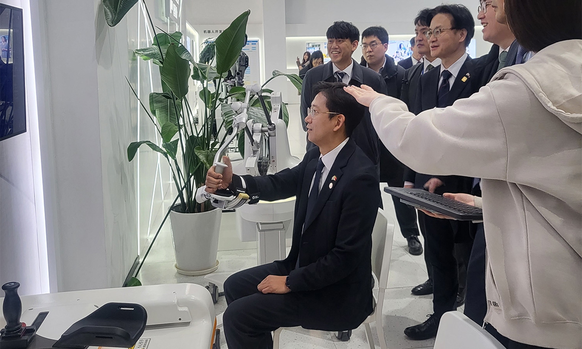 A delegation of South Korean government visits Shanghai Fourier Intelligence Co on January 6, 2026. Photo: Courtesy of KIC China
