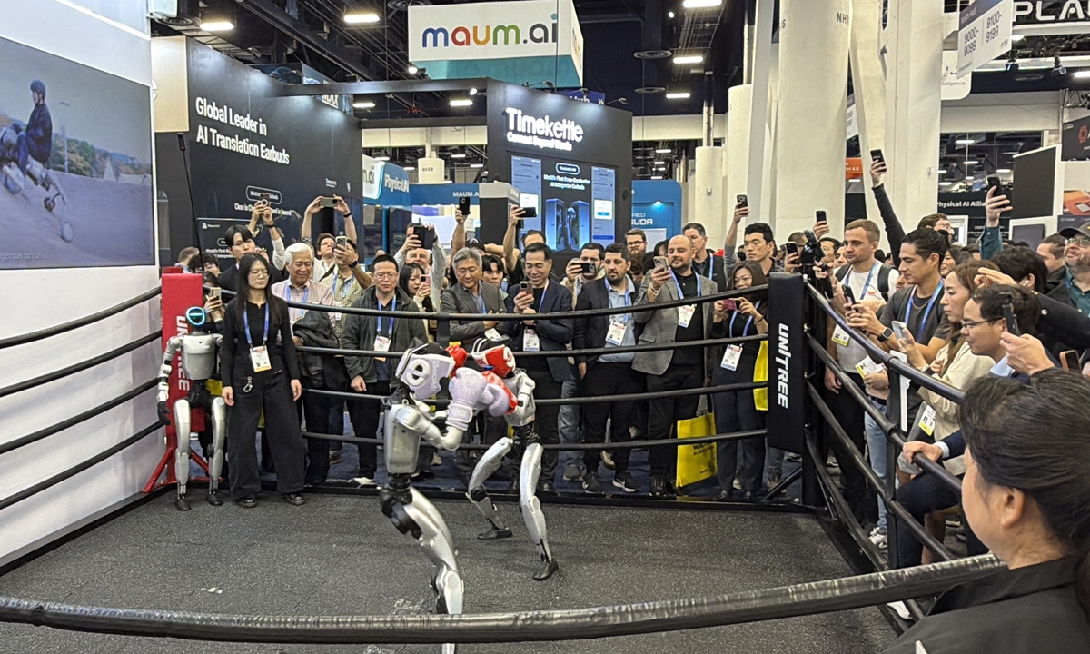 Two Unitree humanoid robots fight at the 2026 Consumer Electronics Show (CES), in Las Vegas on January 7, 2026. Photo: VCG