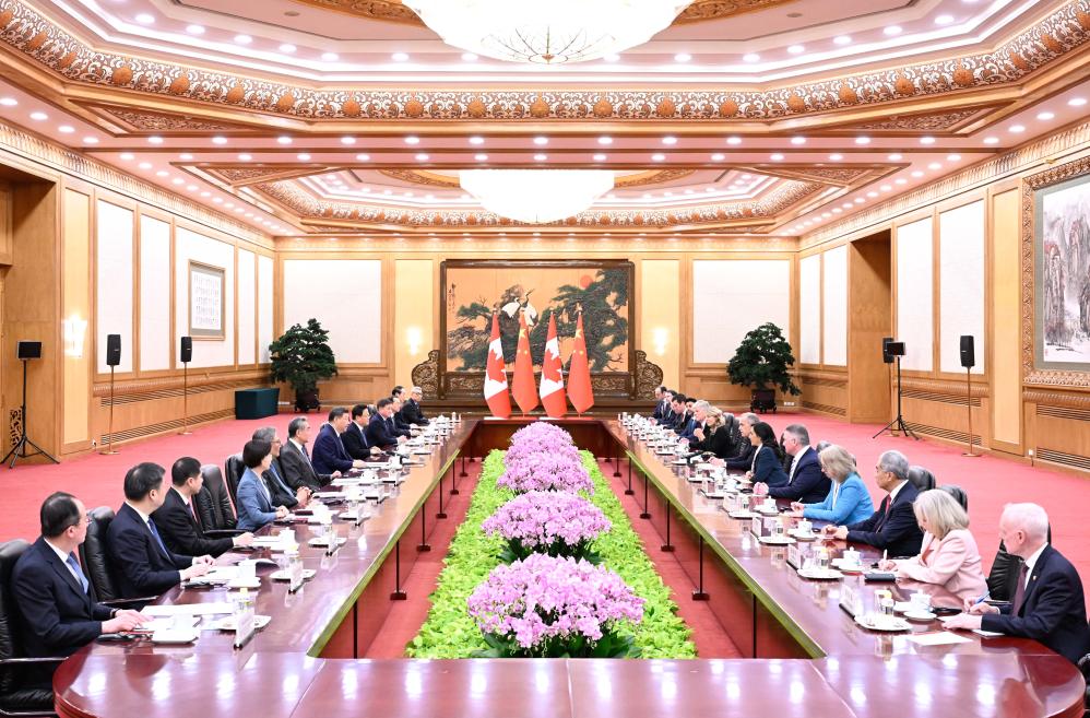 Chinese President Xi Jinping meets with Canadian Prime Minister Mark Carney at the Great Hall of the People in Beijing, capital of China, Jan. 16, 2026. (Xinhua/Shen Hong)