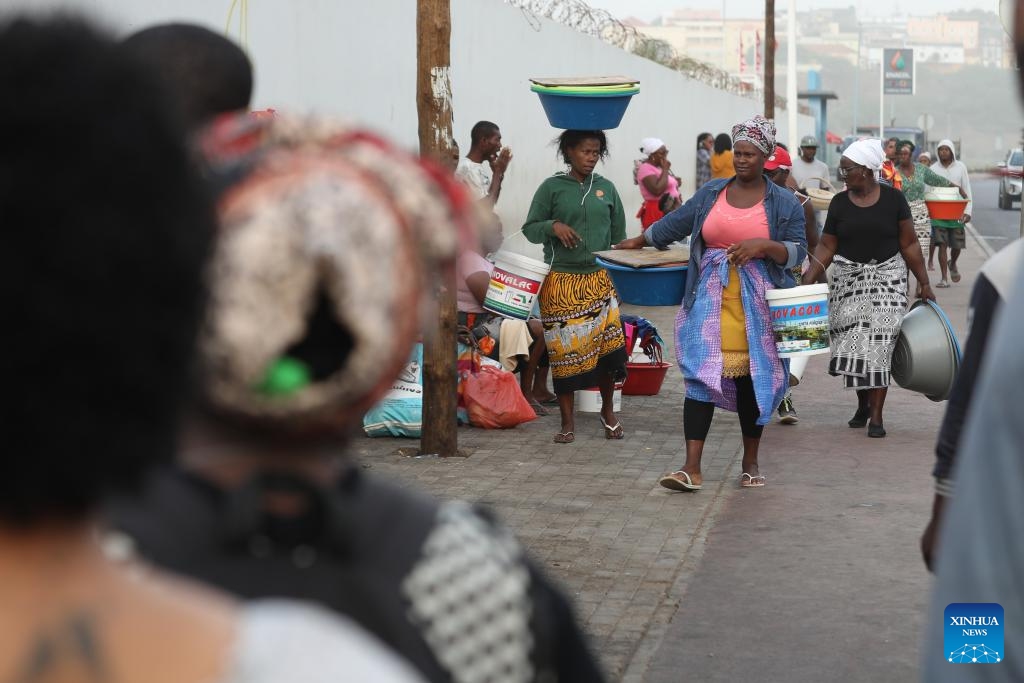 Citizens head to the Praia Fishing Complex in Praia, capital of Cape Verde, on Jan. 10, 2026. Cape Verde is an island country located in the Atlantic Ocean off the west coast of Africa, endowed with abundant marine resources. Fisheries play a vital role in the national economy and livelihoods, serving as a key source of employment, food supply and income. (Photo: Xinhua)