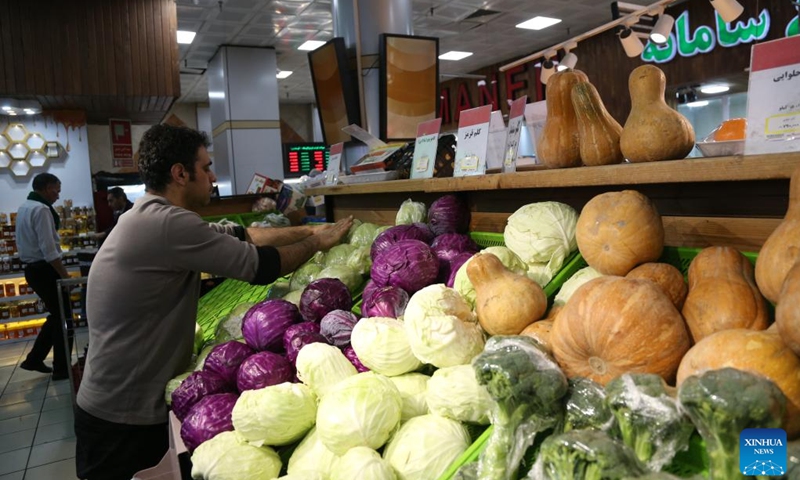 A man shops at a supermarket in Tehran, Iran, on Jan. 16, 2026. (Photo: Xinhua)
