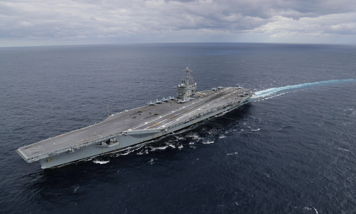 The Nimitz-class aircraft carrier USS Abraham Lincoln (CVN 72) transits the Atlantic Ocean while conducting carrier qualifications and training underway on February 1, 2018. Photo: VCG