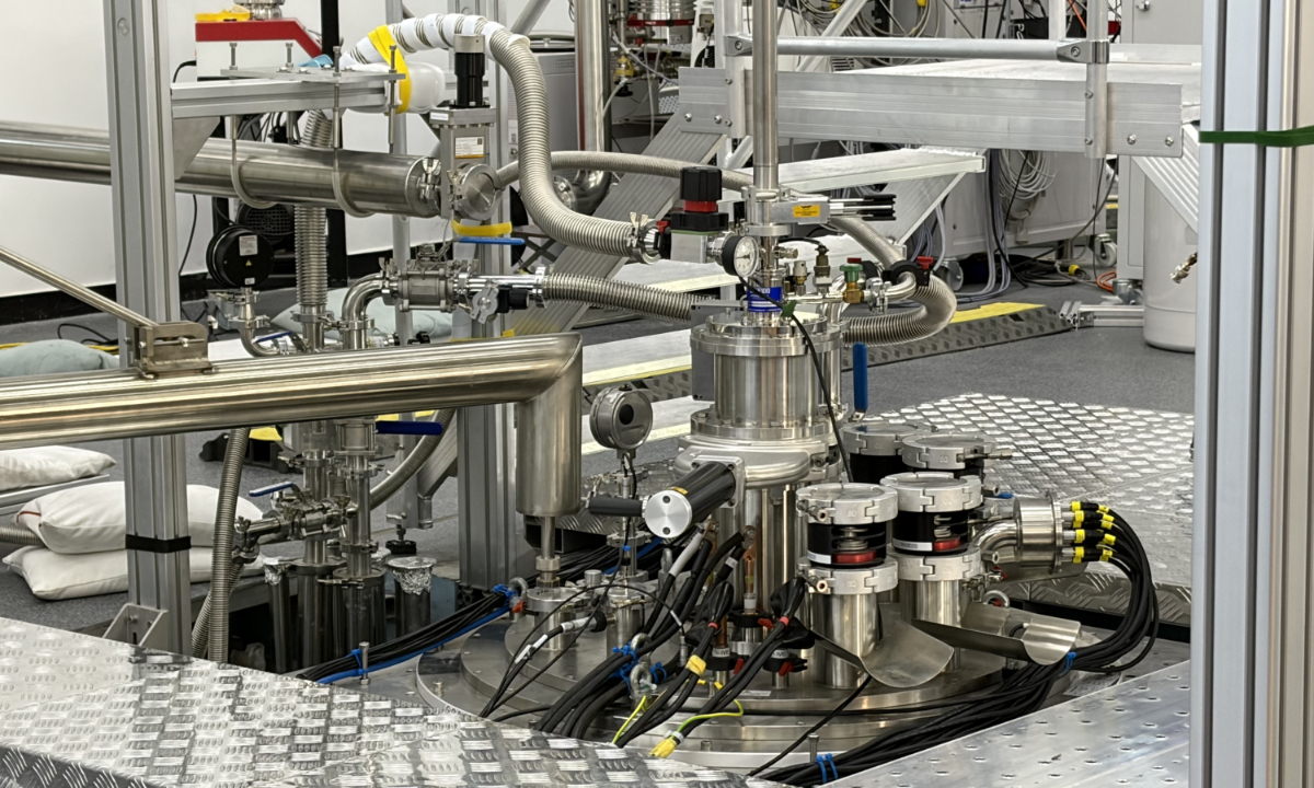 China sets world's new record with 35.6-tesla all-superconducting user magnet