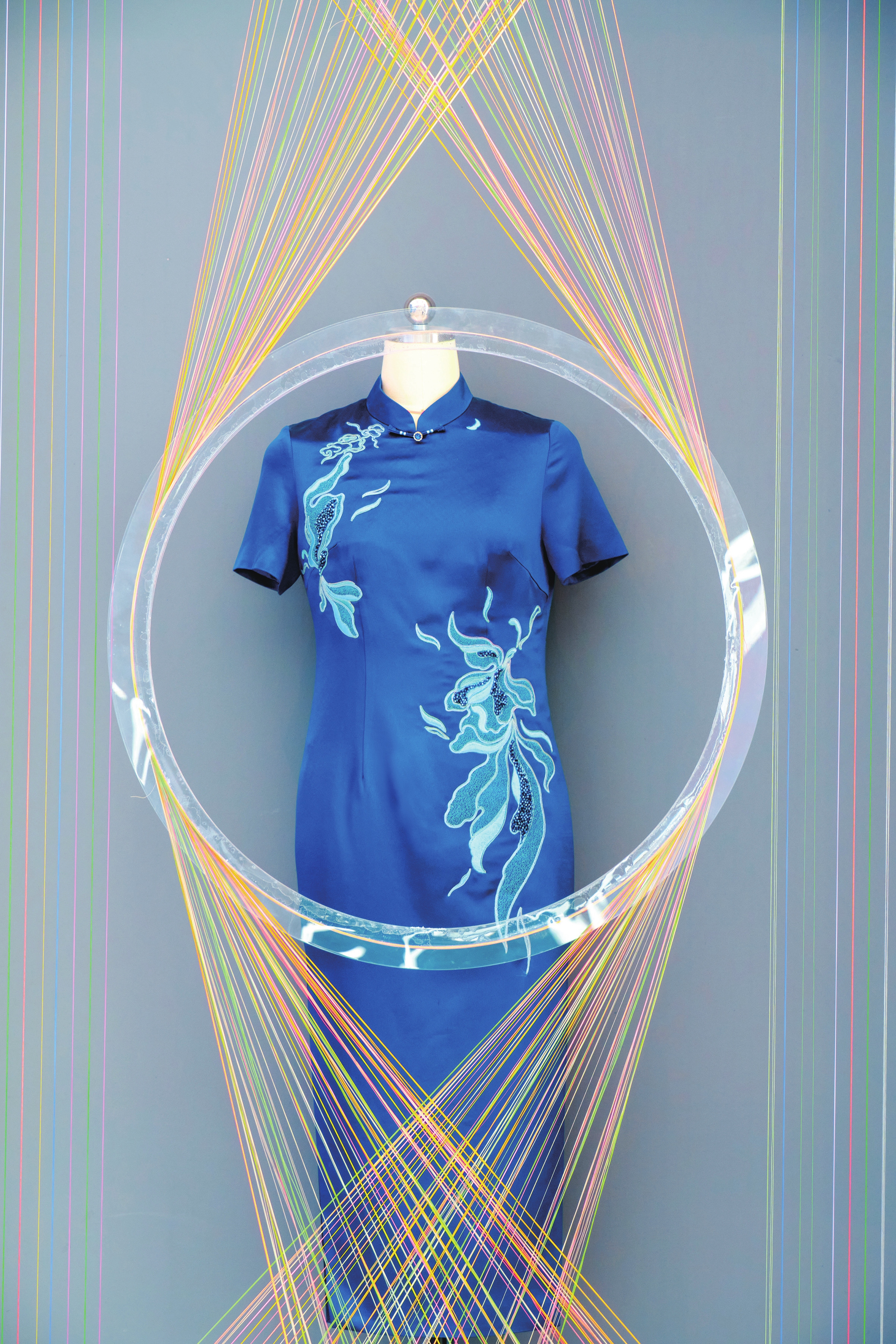 Exquisite Qipao, a kind of traditional Chinese dress for women, is on display. Photos on this page: VCG 