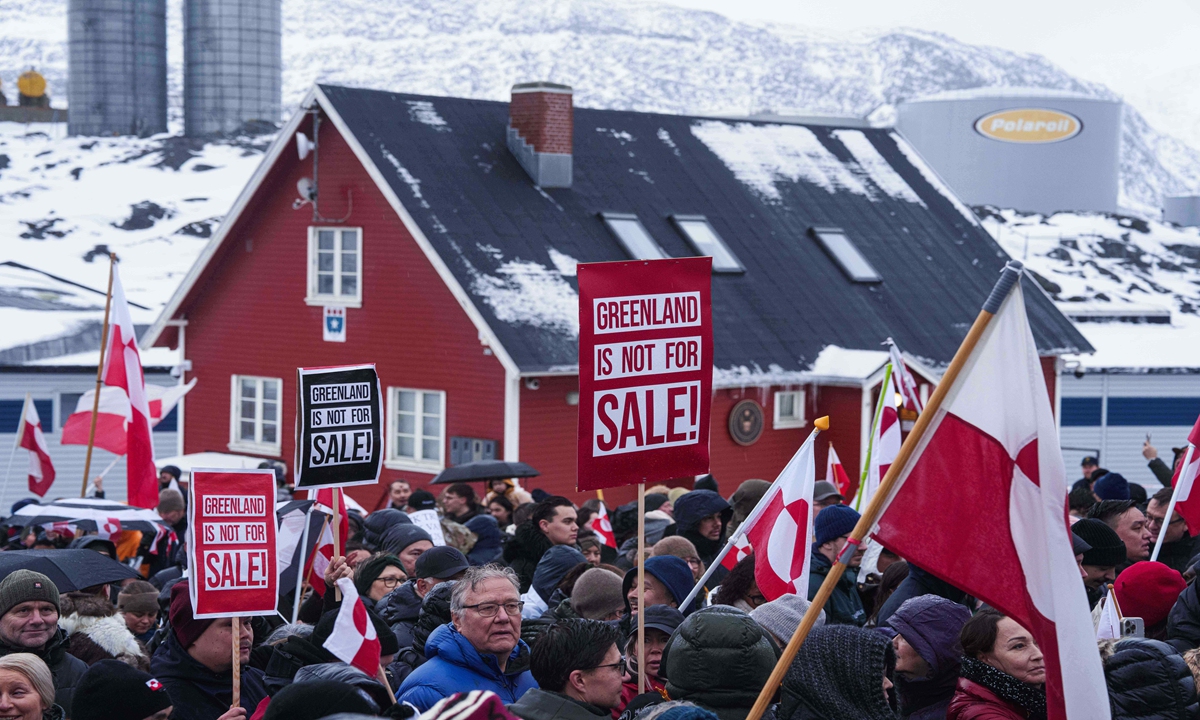 People protest against US policy toward Greenland in front of US consulate in Nuuk, Greenland, on January 17, 2026. Photo: VCG