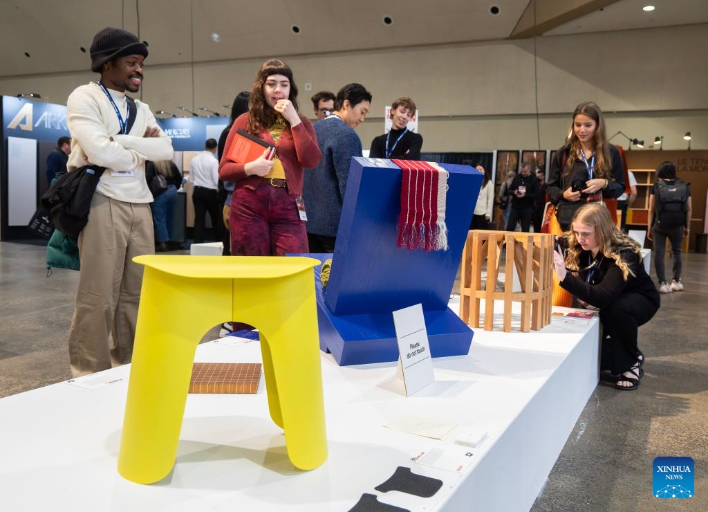 People visit the Interior Design Show in Toronto, Canada, Jan. 22, 2026. The annual event kicked off here on Thursday and will run until Jan. 25. (Photo by Zou Zheng/Xinhua)

