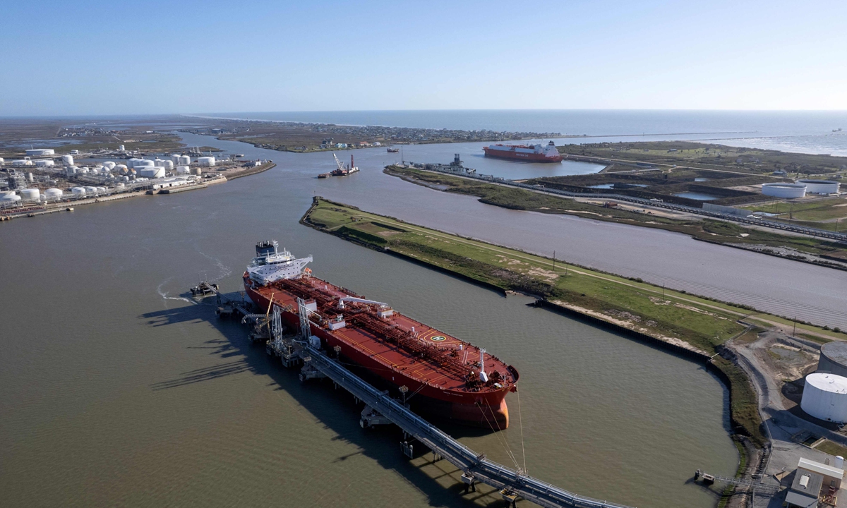 An aerial photo shows the Nave Photon crude oil tanker, carrying a shipment of Venezuelan oil, docked in Freeport, Texas, on January 16, 2026. Photo: VCG