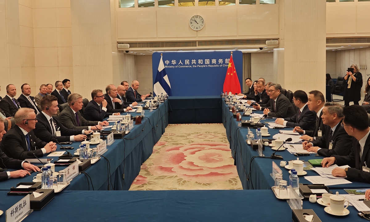 Chinese and Finnish government officials hold talks at the Ministry of Commerce in Beijing on January 26, 2026. Photo: Yin Yeping/GT