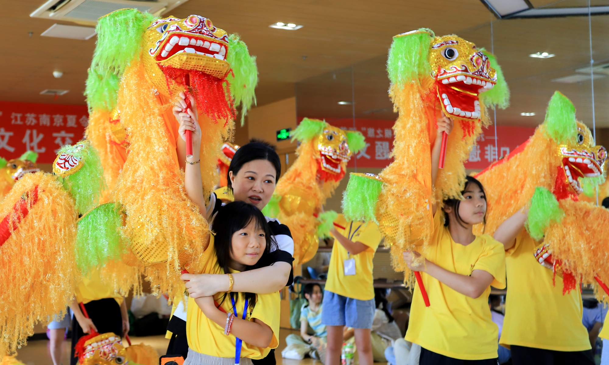 Descendants of overseas Chinese rediscover their roots in China, find opportunities amid ancestral land's rising momentum