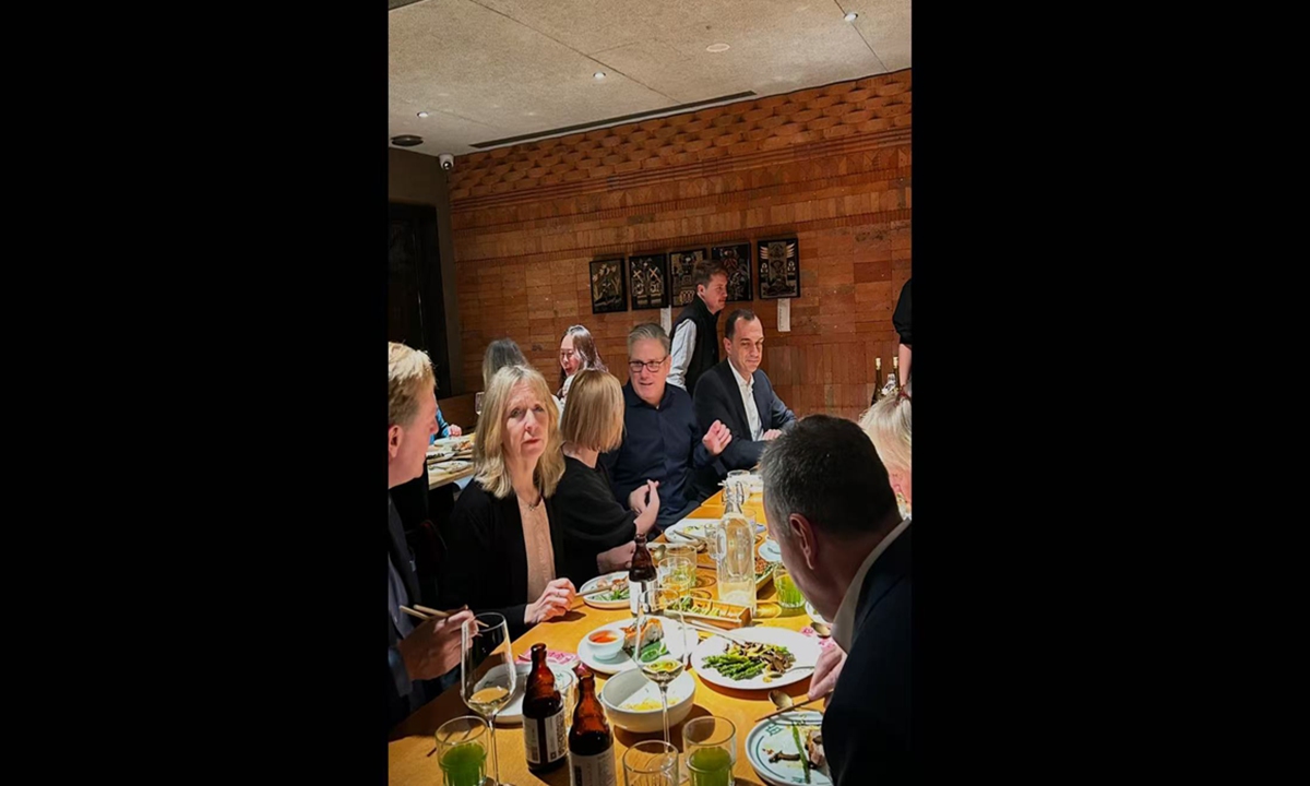 British Prime Minister Keir Starmer and his entourage were spotted dining at a Yunnan cuisine restaurant in Beijing during his China visit on January 28. Photo: Screenshot from Weibo