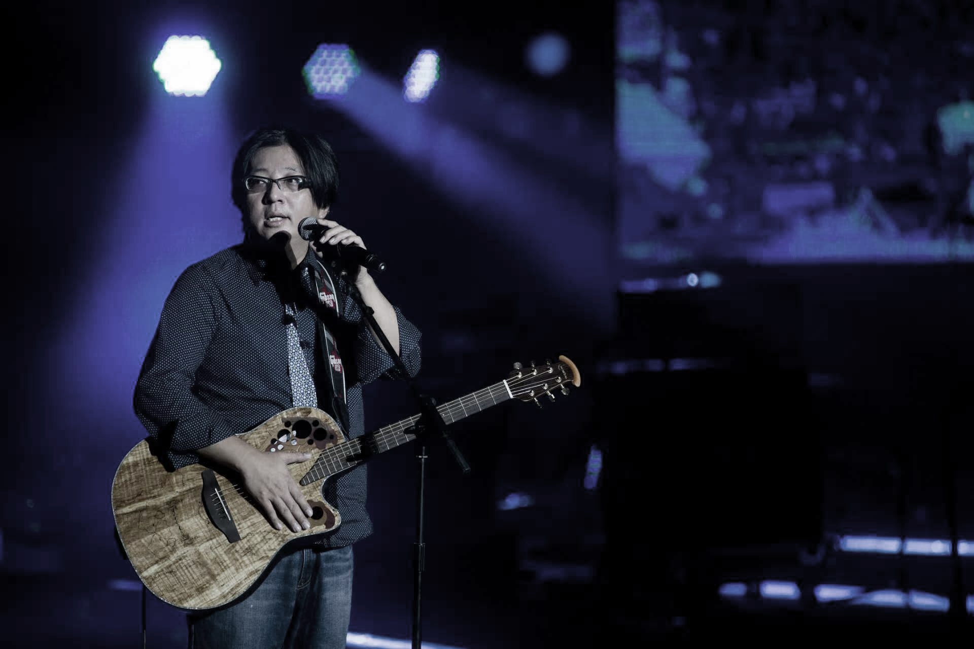Taiwan singer and music producer Yuan Wei-jen performs at the Nanjing Forest Music Festival in Jiangsu Province on September 25, 2015. Photo: VCG