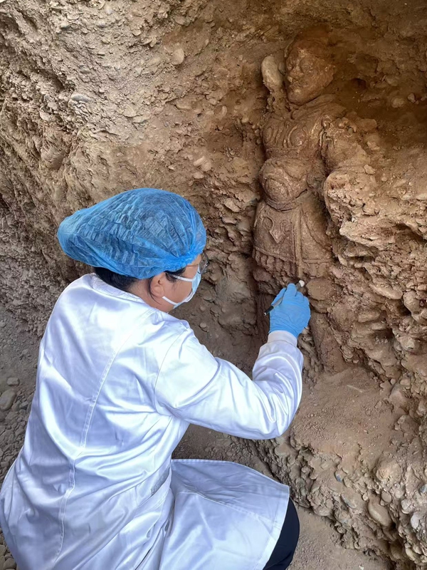 An archaeologist carries out protection and restoration work in Kuche, Northwest China's Xinjiang Uygur Autonomous Region. Photo: Courtesy of Xinjiang Institute of Cultural Relics and Archaeology
