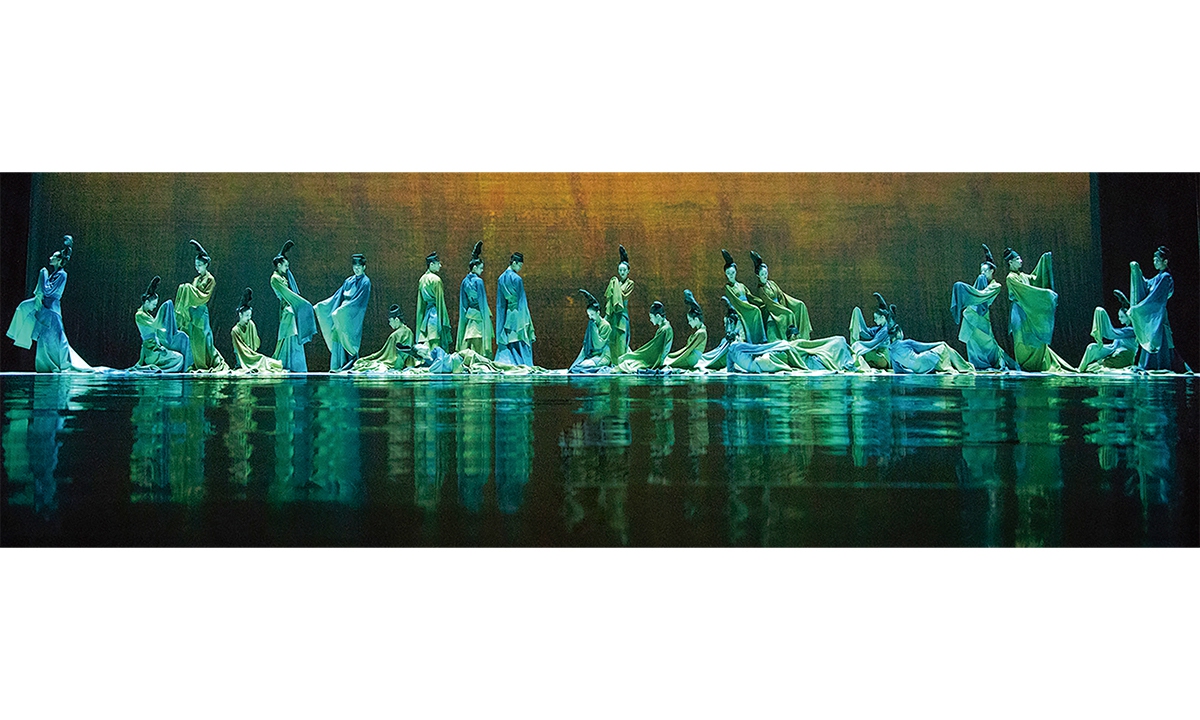 Promotional material for the dance drama The Journey of a Legendary Landscape Painting Photos on this page: Courtesy of the China Oriental Performing Arts Group