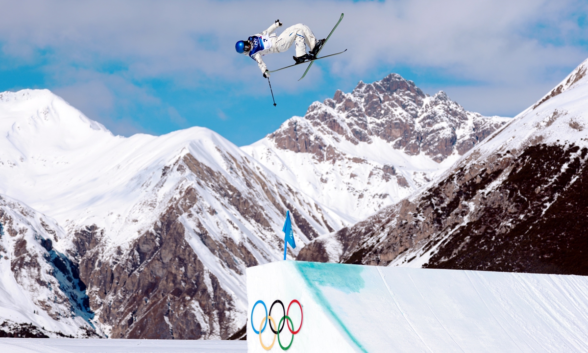 Gu Ailing competes in the women's freeski slopestyle of the freestyle skiing competition at the Milan Cortina 2026 Winter Olympic Games in Livigno, Italy, on February 9, 2026. Photo: VCG