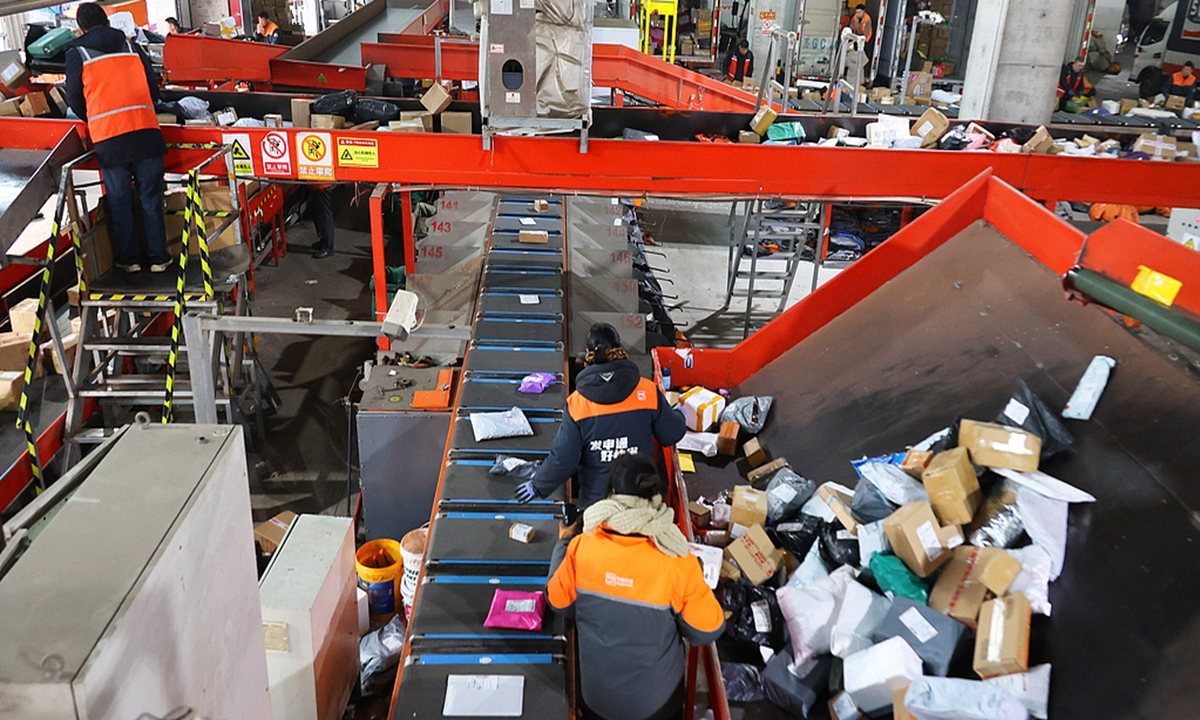 China ships 4.7b packages in final week before Spring Festival